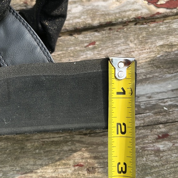 EUC Sanuk yoga sandals - Picture 9 of 11